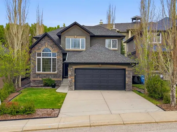 39 NW Evercreek Bluffs Rd SW, Calgary, AB T2Y 4P3