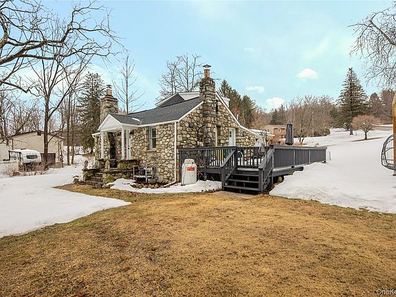 2nd image of 7 Overhill Road