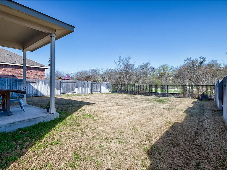 5901 Scenic Lake Dr — Photo 36