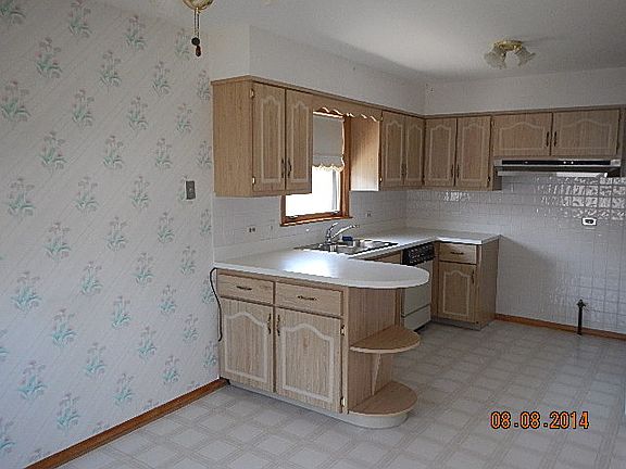 5th image of 4625 N Plainfield Ave