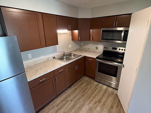 4th image of 725 S 11th St #3