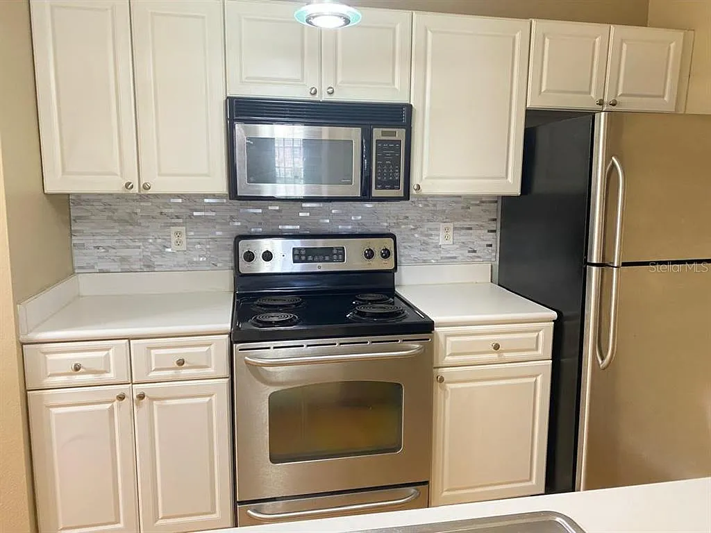 1 bed, 1.0 bath, 753 sqft, $1,450 — Photo 3