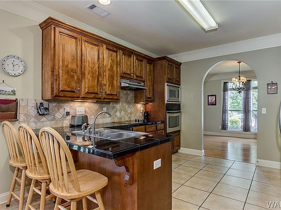 2nd image of 515 Shelby Cir