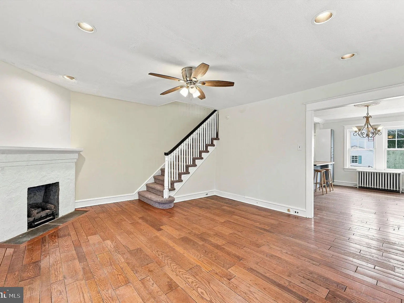 3 bed, 1.0 bath, 1479 sqft, $3,200 — Photo 4