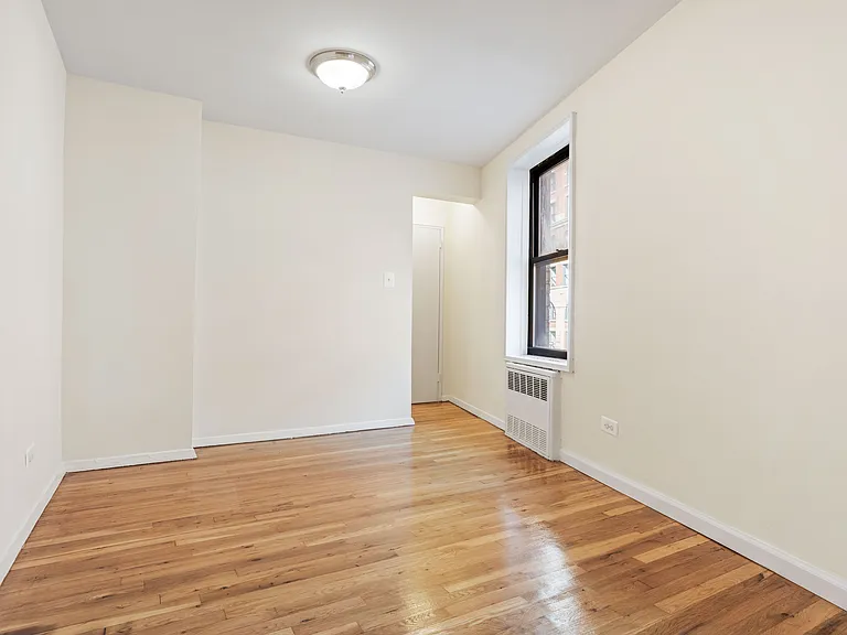 165 Christopher St #2QQ — Photo 10