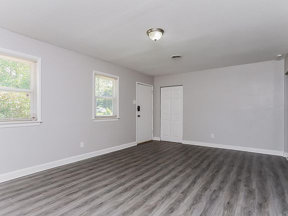 3rd image of 1220 Northdale Ave