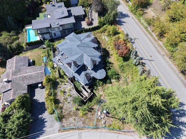 1889 Orchard Way, West Vancouver, BC V7V 4G3