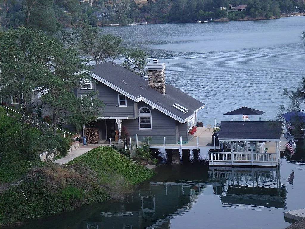 318 Sunrise Rd photo 1