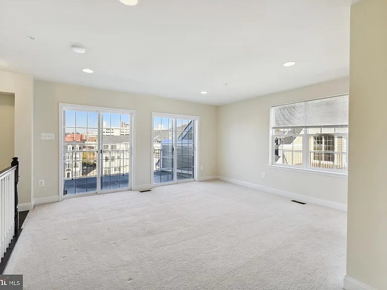 67 Linden Pl — Photo 24