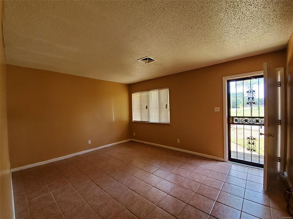 904 W Lakeshore Dr, Tuskegee, AL 36083 Zillow