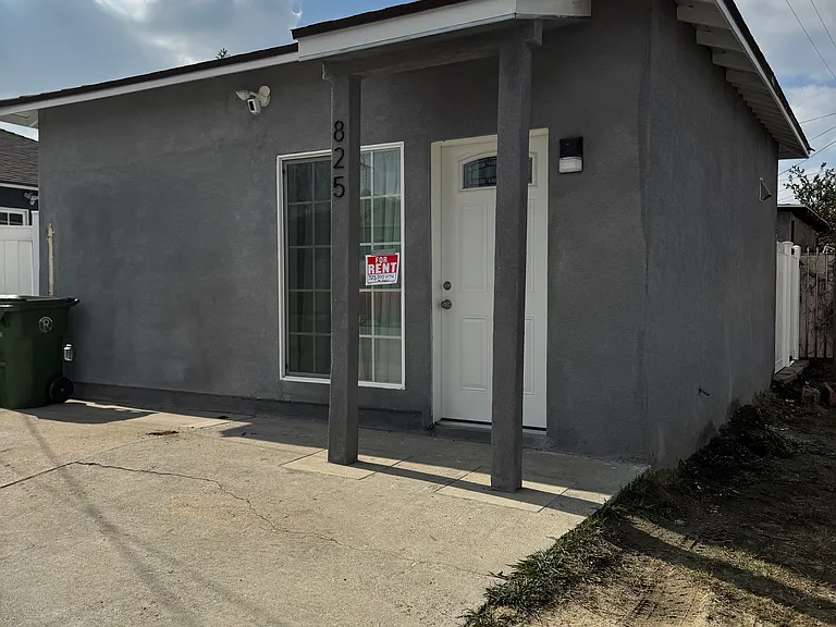 823 E Palmer St — Photo 2