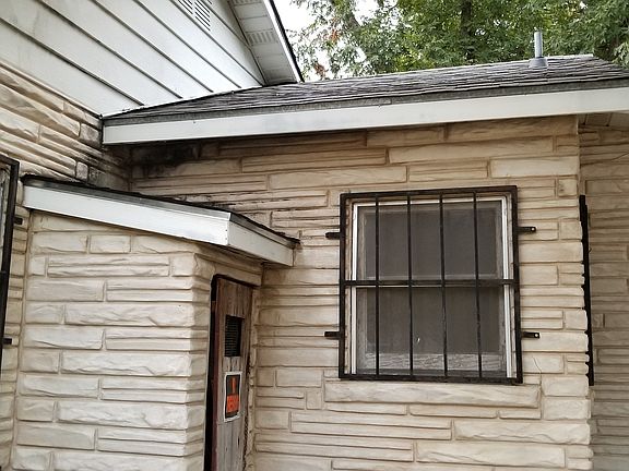 3rd image of 218 Canavan Ave