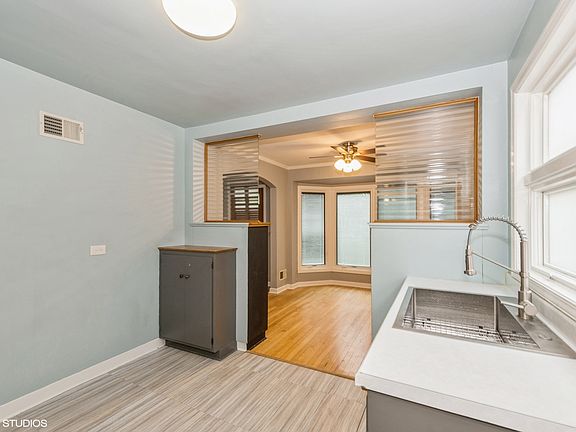 5th image of 5414 N Natoma Ave