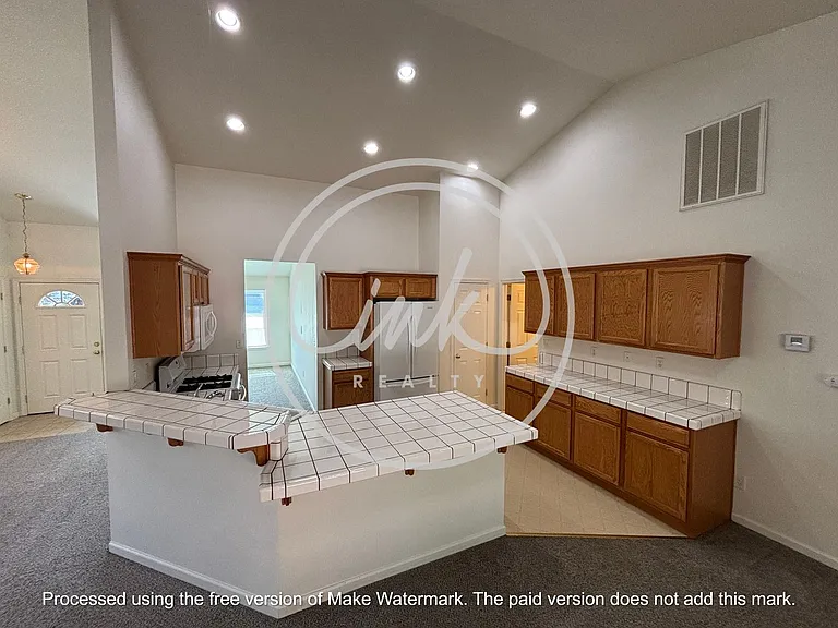 1481 Harvest Ave — Photo 6