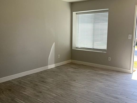 3rd image of 3100 Brookfield Loop #B