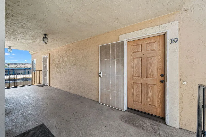 2 bed, 2.0 bath, 737 sqft, $2,295 — Photo 3