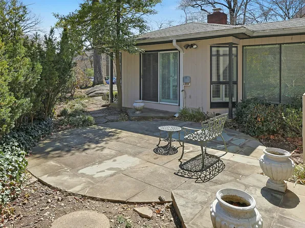 4525 Greystone Avenue image 3 of 24