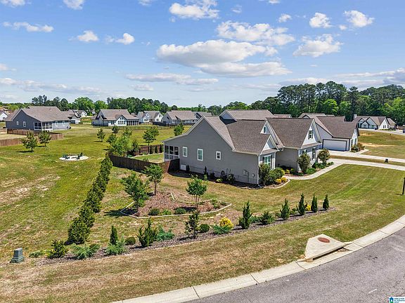 3rd image of 215 Easonville Park Dr