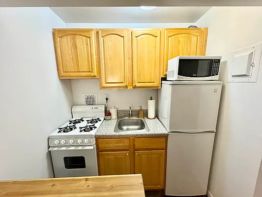 Rented by J PRESTON AND ASSOCIATES INC | media 10