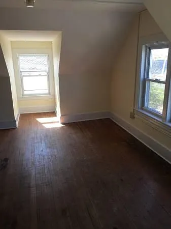 Building Photo - 89 Buell St #4