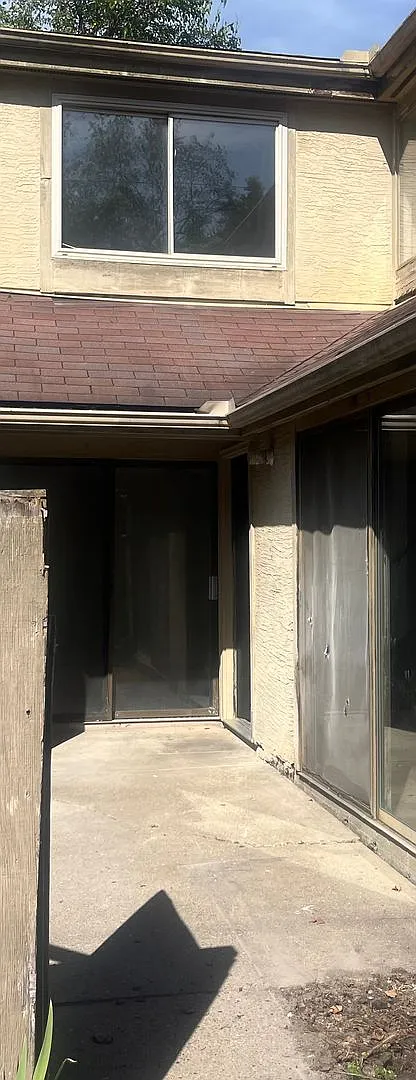 King Road Apartments — Photo 1