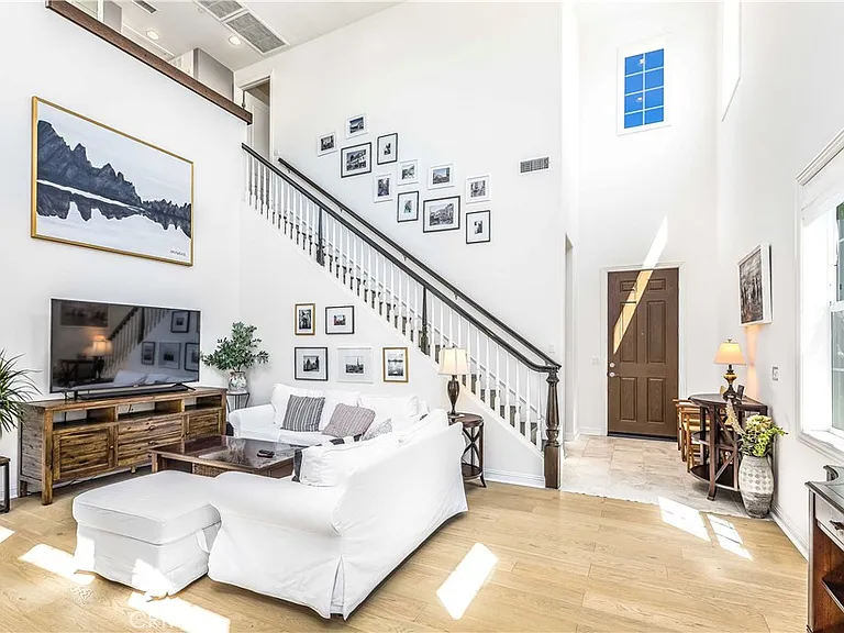 38 Torosa — Photo 2