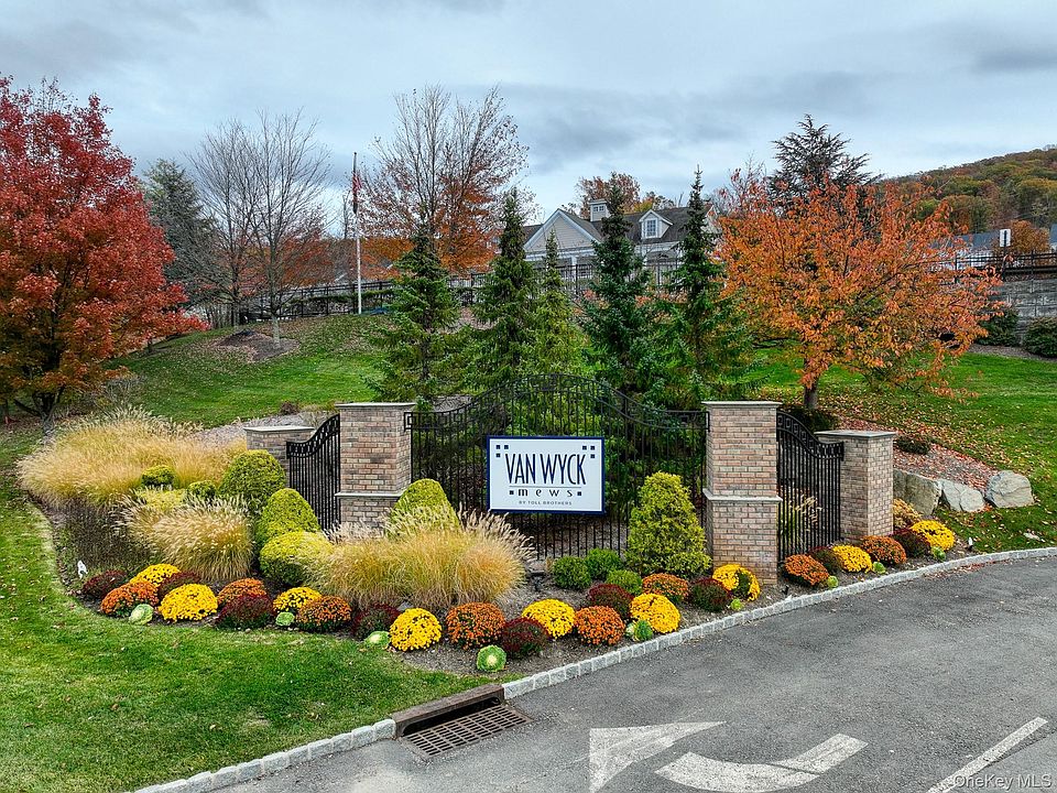 1st image of 919 Saratoga Lane