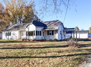 411 W North St, Morrisonville, IL 62546