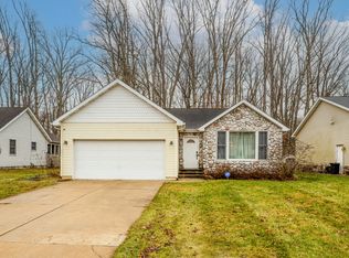 611 E Clay St, New Buffalo, MI 49117