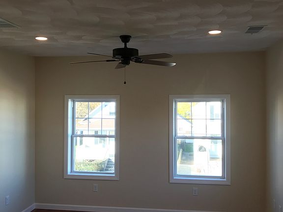 2nd image of 30 Fenmoor St #2