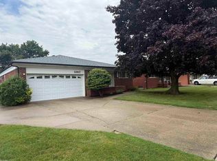 12817 Plumbrook Rd, Sterling Heights, MI 48312