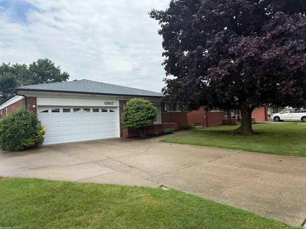 12817 Plumbrook Rd, Sterling Heights, MI 48312