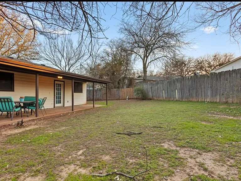 1601 White Oak Ct — Photo 16