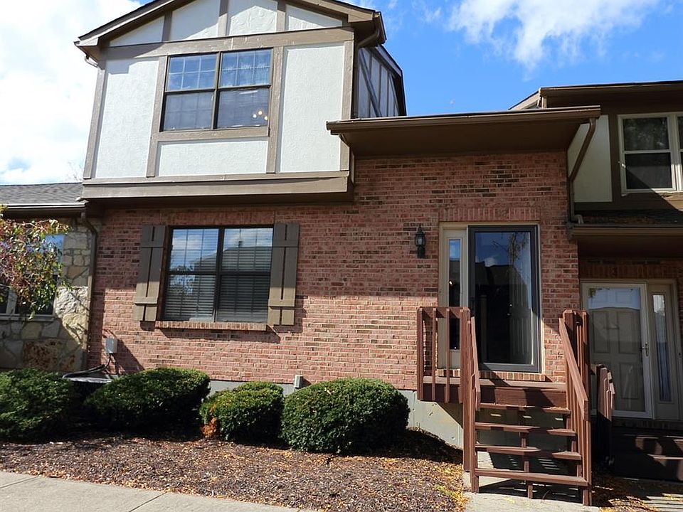 1st image of 32 Fairgreen Cir