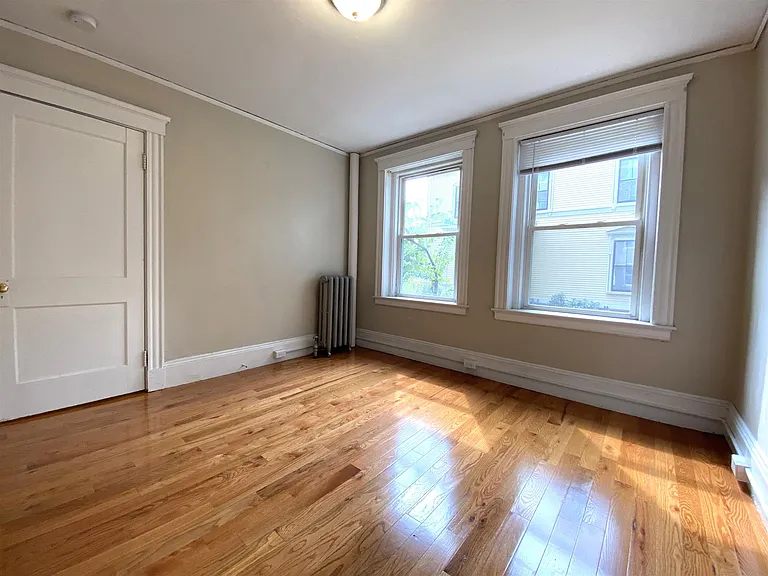 6 Craigie Cir #4 — Photo 4