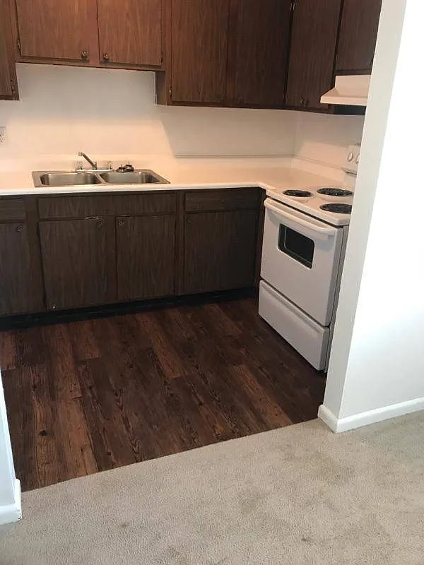 Azalea Place Apartments — Photo 4
