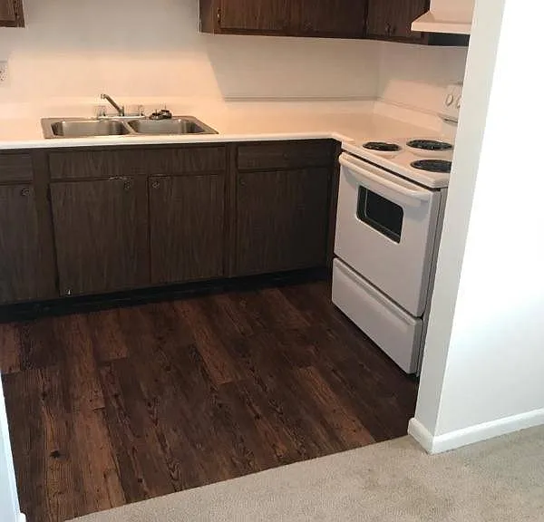 Azalea Place Apace Apartments — Photo 4