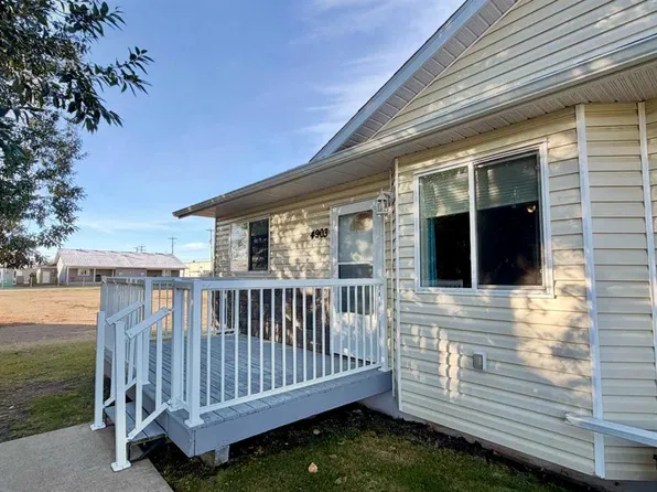 4903 E 50th St, Grimshaw, AB T0H 1W0