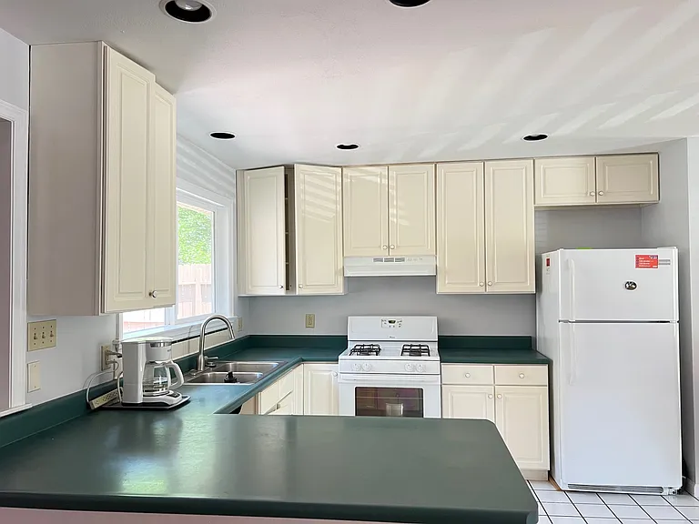 2554 Wesford Dr — Photo 8