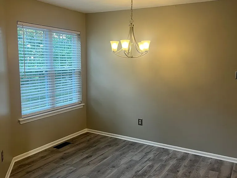 82 Liberty Dr — Photo 6