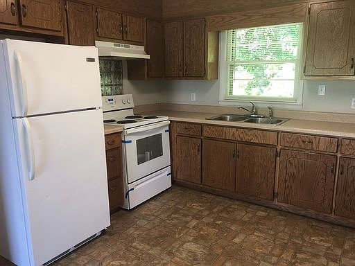 5th image of 213 Lakeview Dr