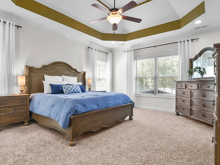 750 Cavalier Dr — Photo 10
