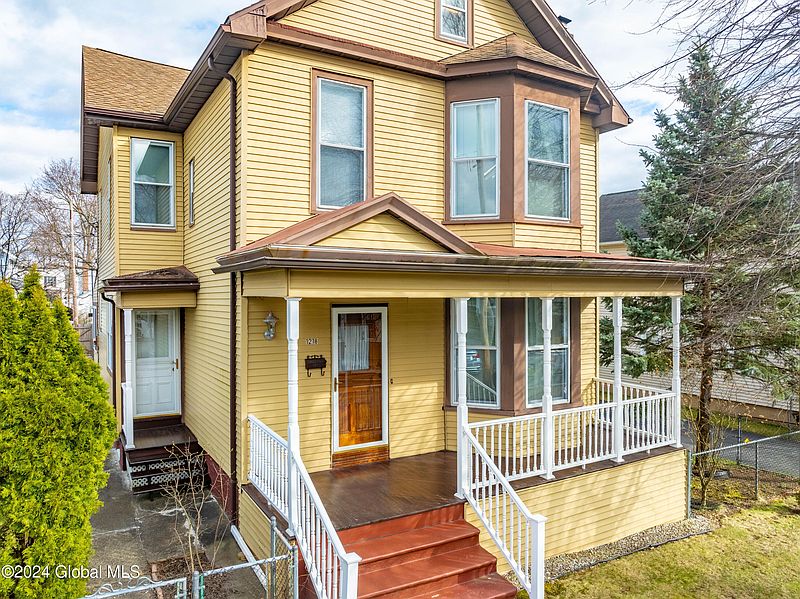 2nd image of 1218 6th Avenue