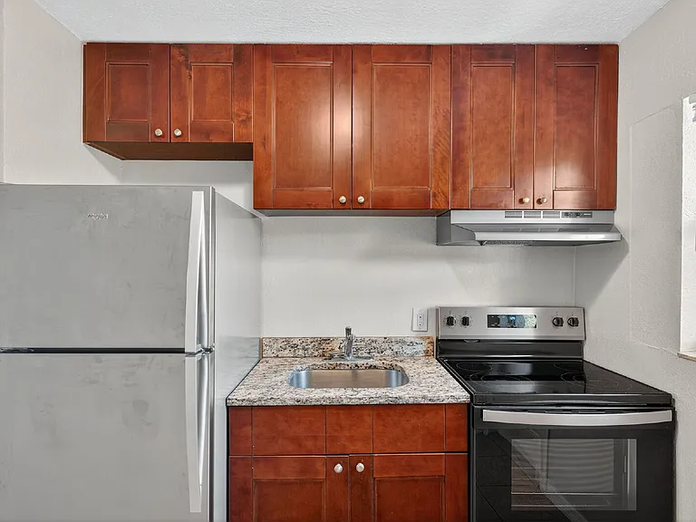 1771 Russell St S #3 — Photo 8