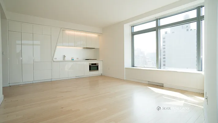 Rented by Silverstone Group USA Corp. | media 12