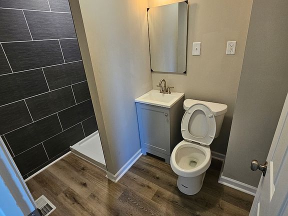 3rd image of 1420 22nd Ave