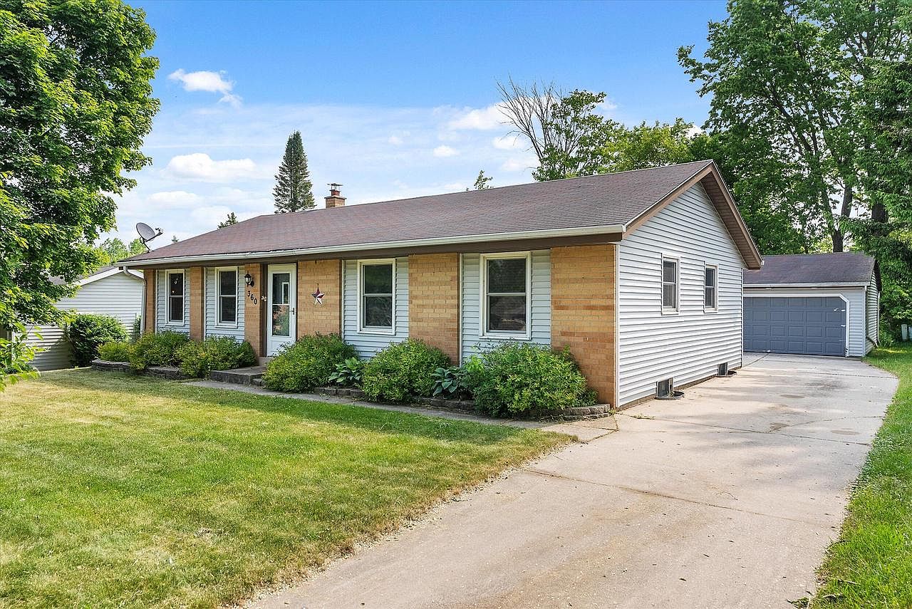 360 South Colonial PARKWAY, Saukville, WI 53080 Zillow