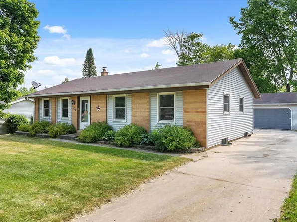 360 South Colonial PARKWAY, Saukville, WI 53080