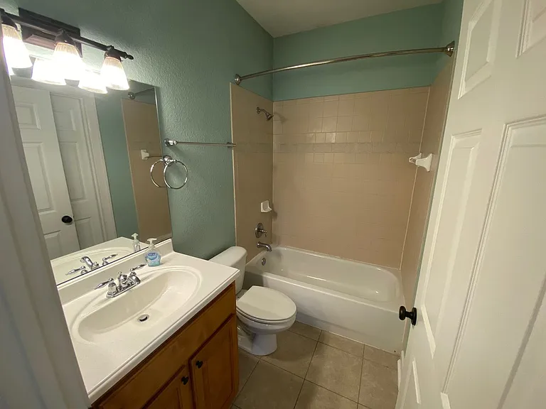 1930 Honolulu Ln — Photo 11