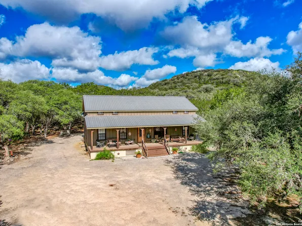 306 Big Shades, ConCan, TX 78838